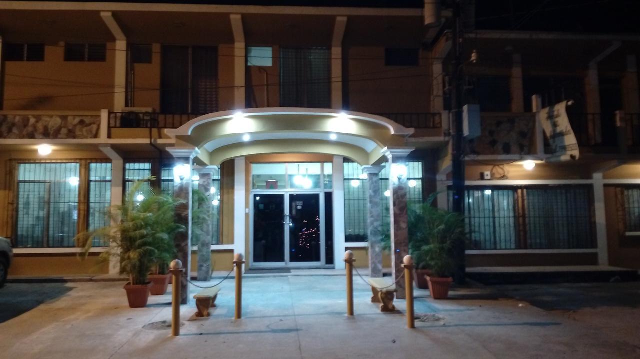Hotel El Reformador Пуэрто-Барриос Экстерьер фото