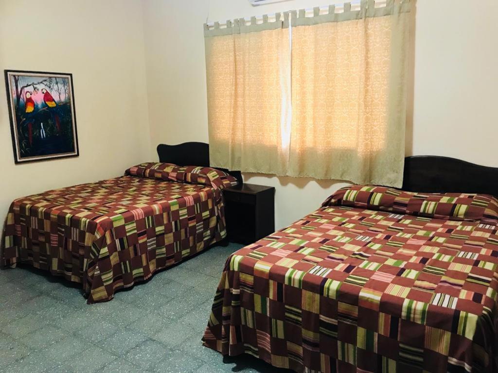 Hotel El Reformador Пуэрто-Барриос Экстерьер фото